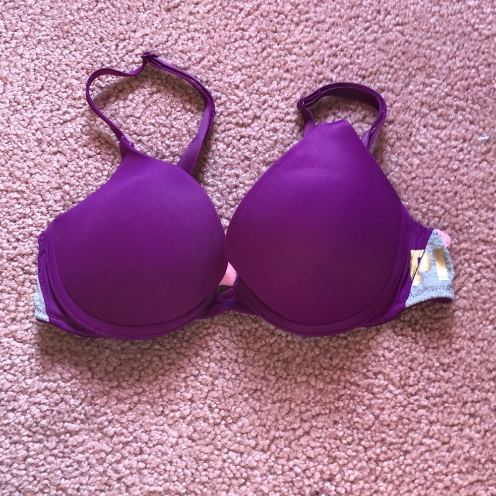 Adjustable strapped push up bra